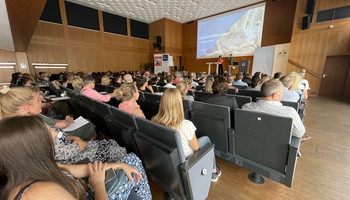 6. Fachtagung Pflege in der Metropolregion Rhein-Neckar | © VRRN/LH Menschen sitzen in Reihen und schauen auf eine Bühne | © VRRN/LH