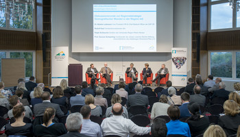 Regionalstrategie Demografischer Wandel | © VRRN \/ Schwerdt Podiumsdiskussion bei Veranstaltung | © VRRN \/ Schwerdt