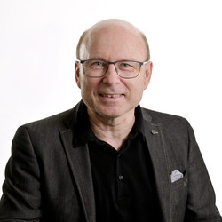  Thomas Satzinger